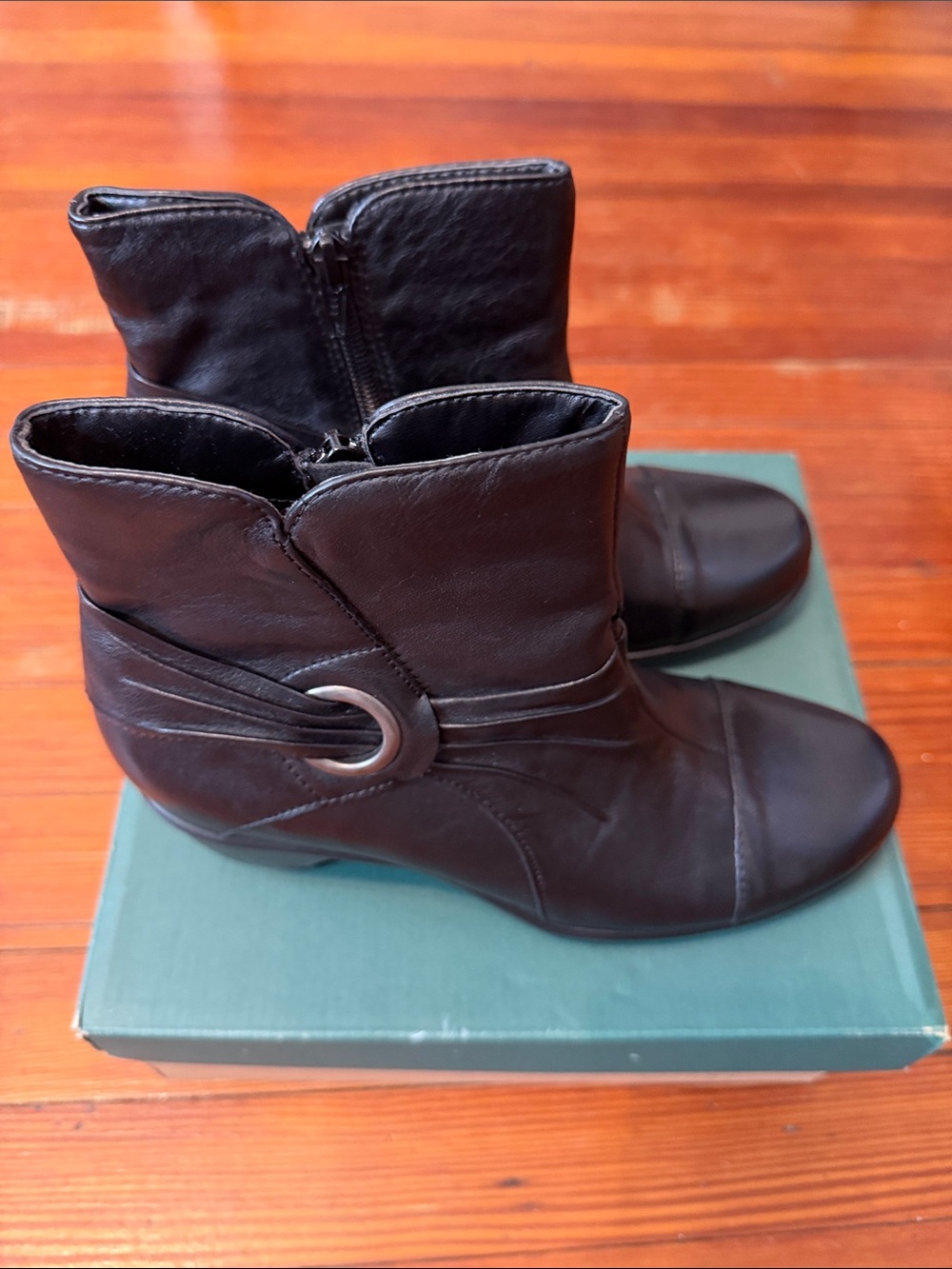 Clarks Women's Black Ankle Boots Wish Rosa size 8M